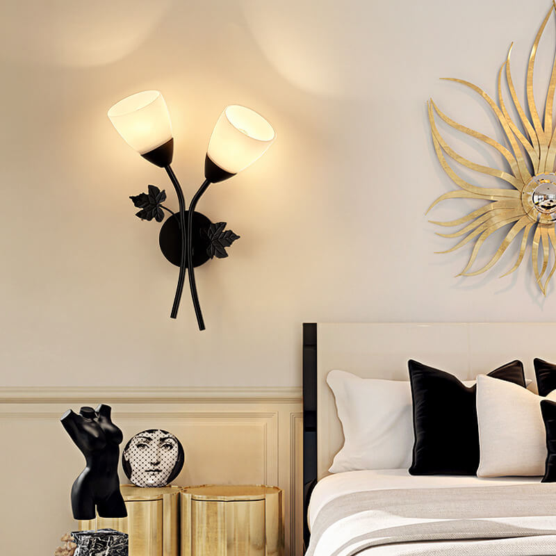 Zeitgenössische skandinavische Blumen Eisen Glas 1/2 Licht Wandlampe für Wohnzimmer