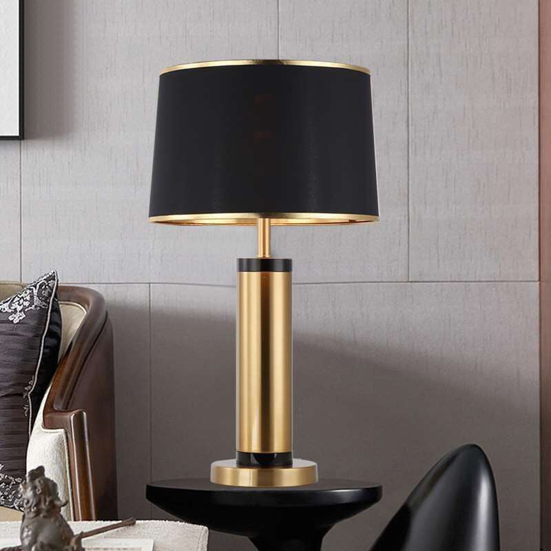 Moderne Übergangs-Zylinder-Eisen-Stoff 1-Lampe Tischlampe für das Wohnzimmer