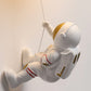 Frendorf | AstroLuxe Kreatives Astronaut Wandlampe | Eisen- und Harzdesign | Einzigartige Beleuchtung für Schlafzimmer | Stimmungslicht