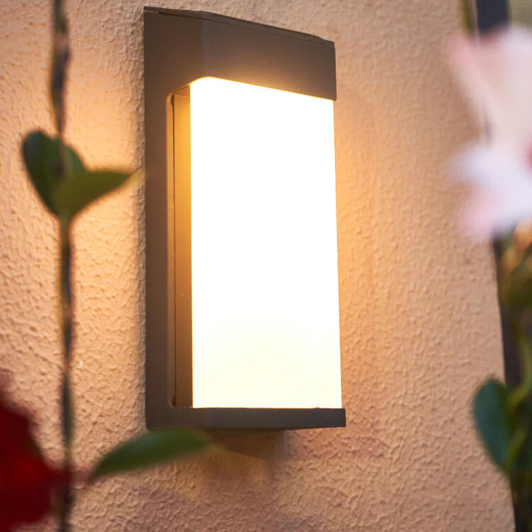 Frendorf | SolAura Frosted Glas Außenleuchte | Solar LED Wandleuchte | Wasserdicht & Energiesparend