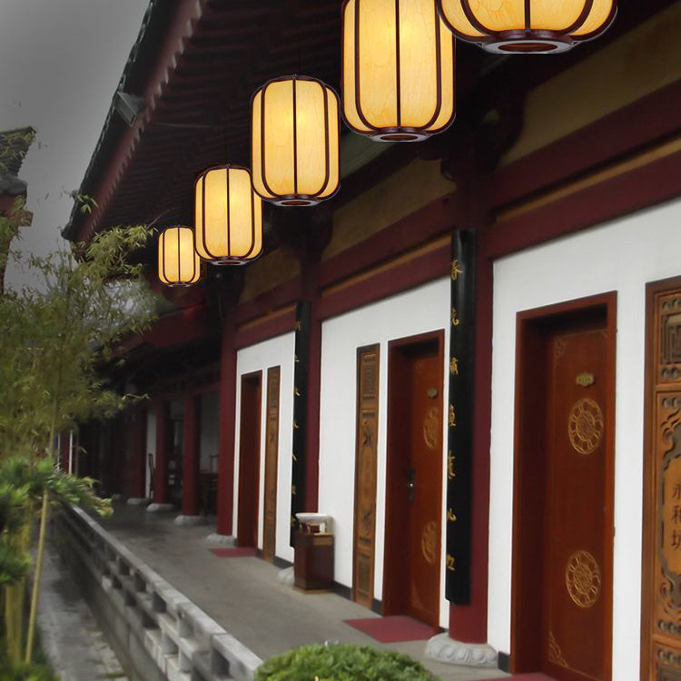 Frendorf | LuxoraChic Modernes Chinesisches Design Pendelleuchte | Faux-Schaffell | Holz-Laterne | LED-Beleuchtung für Zuhause