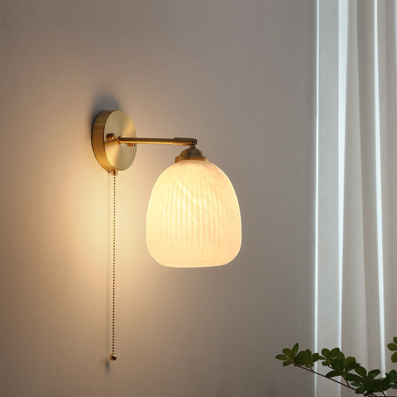 Frendorf | ScandiLume Nordic Wandleuchte mit Zugschalter | Milchglas & Messing Design | Strahlendes Stimmungslicht für Ihr Zuhause