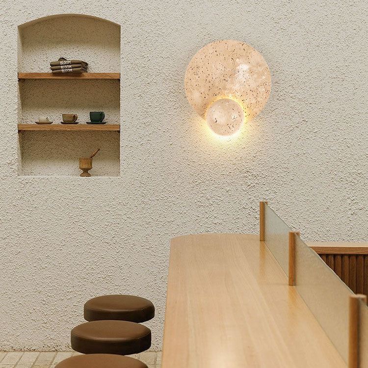 Frendorf | Travura Japanische Travertin-Wandleuchte | Runde LED-Lampe | Warmes Licht für Schlafzimmer | Stilvolles Design