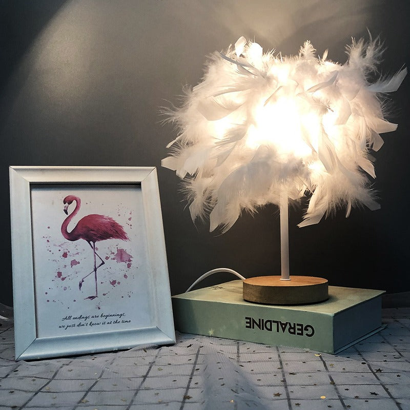 Moderne Art Deco Federweben Holzsockel USB wiederaufladbare LED Tischlampe für das Schlafzimmer
