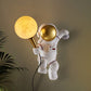 Frendorf | CosmoBuddy Astronaut Wandlampe | Kreatives Design | Resin & ABS | LED Schlafzimmerlicht