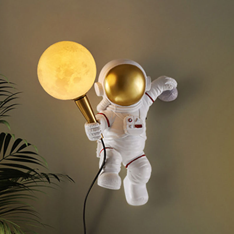 Frendorf | CosmoBuddy Astronaut Wandlampe | Kreatives Design | Resin & ABS | LED Schlafzimmerlicht