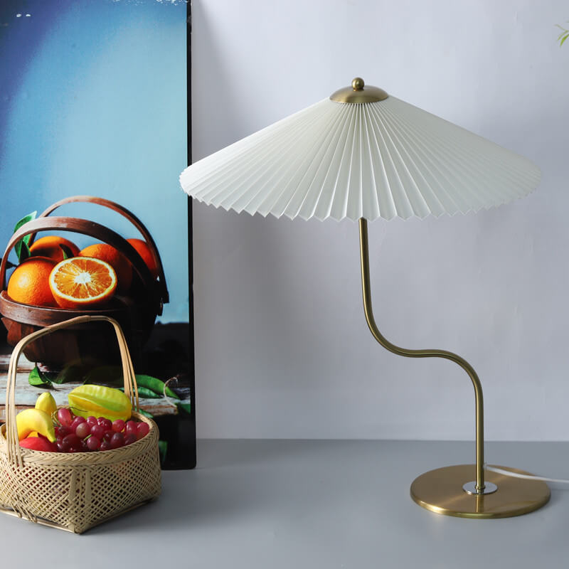 Frendorf | LumiCharm Retro Tischlampe Schirm Design | Faltenschirm | Dekorative Lampe | Stimmungslicht für Zuhause