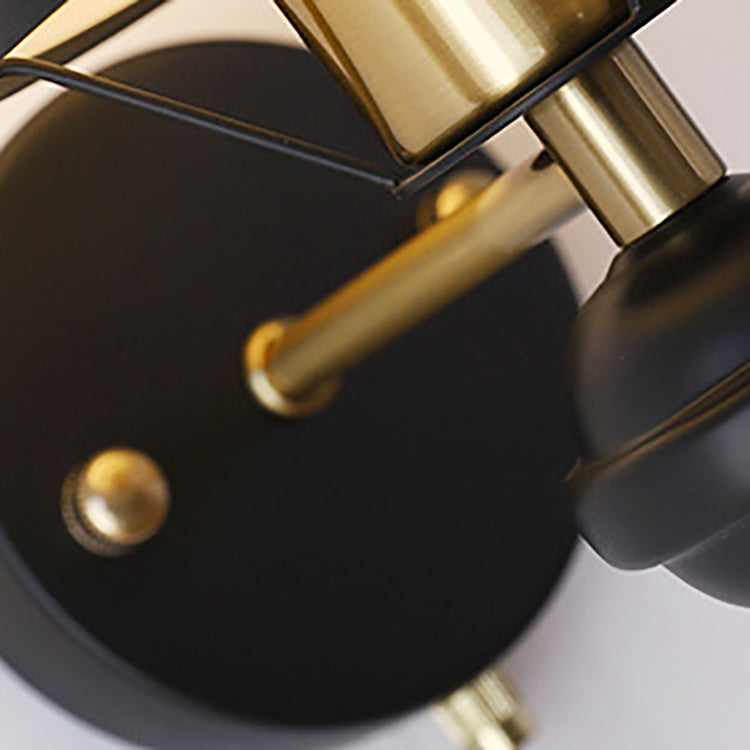 Frendorf | GeoLuxe Französische Geometrische Wandlampe | Eisen & Glas | 1-Licht Design für Wohnzimmer