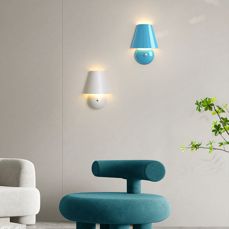 Frendorf | TrapeLux LED Wandleuchte | Modernes Trapez-Design | Eisen & Acryl | Warmweißes Licht