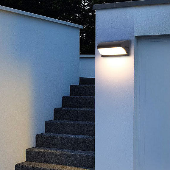 Frendorf | Zynistra AquaGlow Außenwandleuchte | Geometrisches Design | Wasserdicht | LED mit Sensor