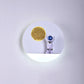 Zeitgenössische kreative Eisenharz runde Astronaut LED Wandleuchte Lampe für Schlafzimmer