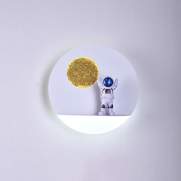 Zeitgenössische kreative Eisenharz runde Astronaut LED Wandleuchte Lampe für Schlafzimmer