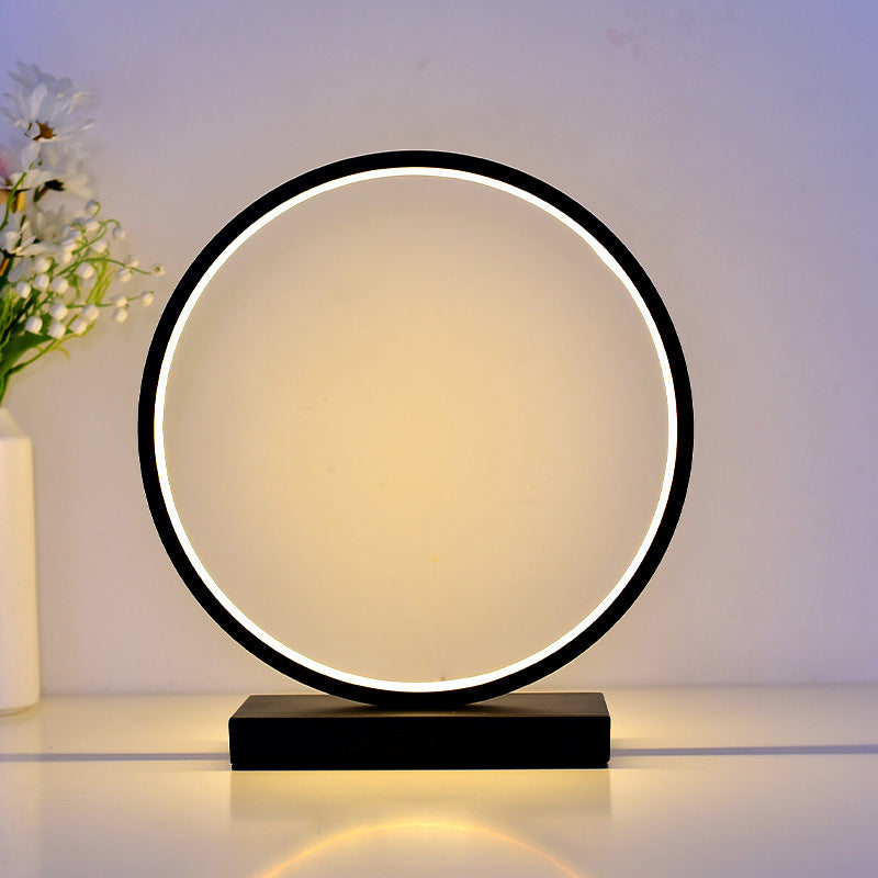 Frendorf | CircleLume USB LED Nachtlicht | Nordic Design | Tischlampe mit Hirschfigur | Warmweißes Licht & Dimmbar