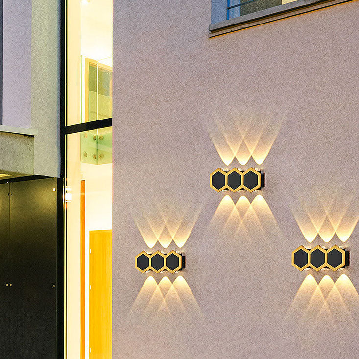 Frendorf | LumoHex Prime | Modernes Outdoor LED Wandlicht | Hexagon Schwarz-Gold Kombination