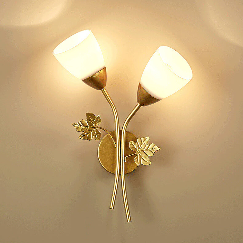 Zeitgenössische skandinavische Blumen Eisen Glas 1/2 Licht Wandlampe für Wohnzimmer