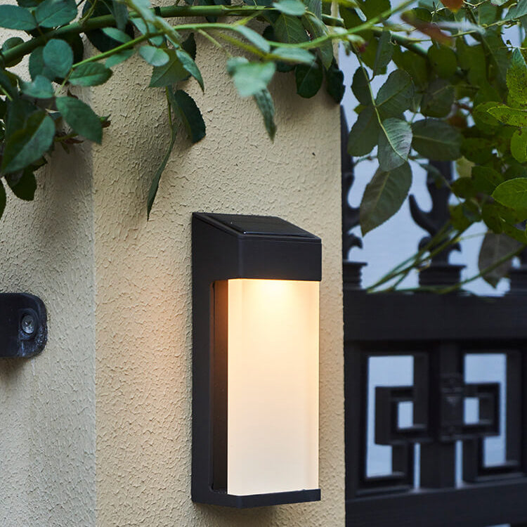 Frendorf | SolAura Frosted Glas Außenleuchte | Solar LED Wandleuchte | Wasserdicht & Energiesparend