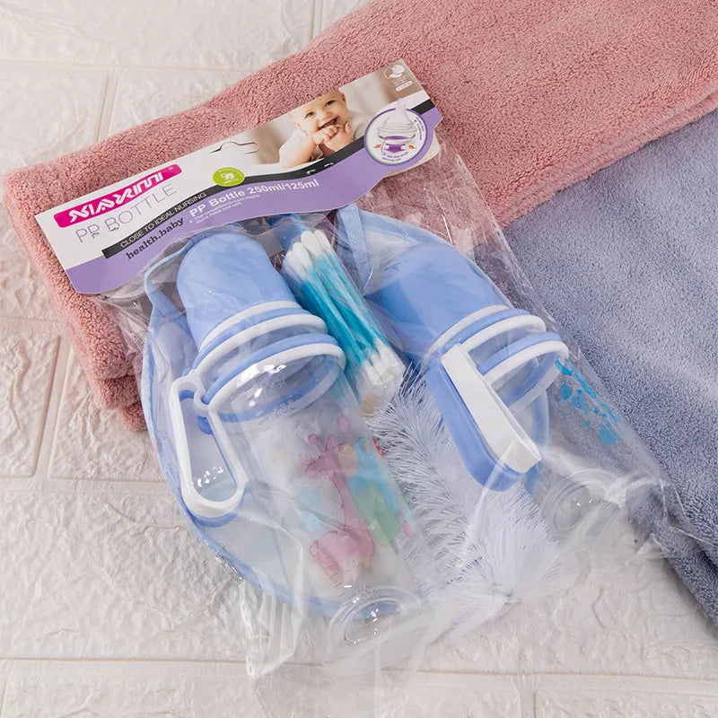 Frendorf | Baby Pflege Set mit Flaschen, Lätzchen & Reinigungsbürste