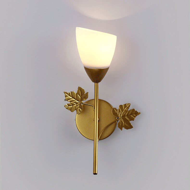Zeitgenössische skandinavische Blumen Eisen Glas 1/2 Licht Wandlampe für Wohnzimmer