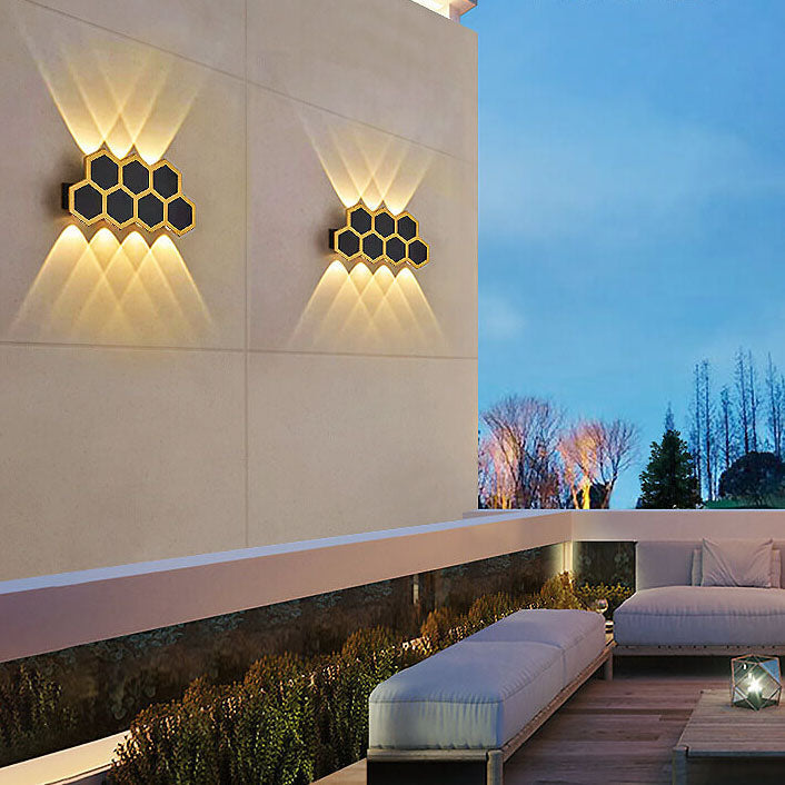 Frendorf | LumoHex Prime | Modernes Outdoor LED Wandlicht | Hexagon Schwarz-Gold Kombination