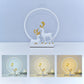 Frendorf | CircleLume USB LED Nachtlicht | Nordic Design | Tischlampe mit Hirschfigur | Warmweißes Licht & Dimmbar