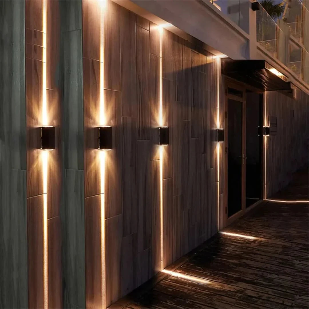 AquaPulse - Wasserdichte LED Spot Lampe
