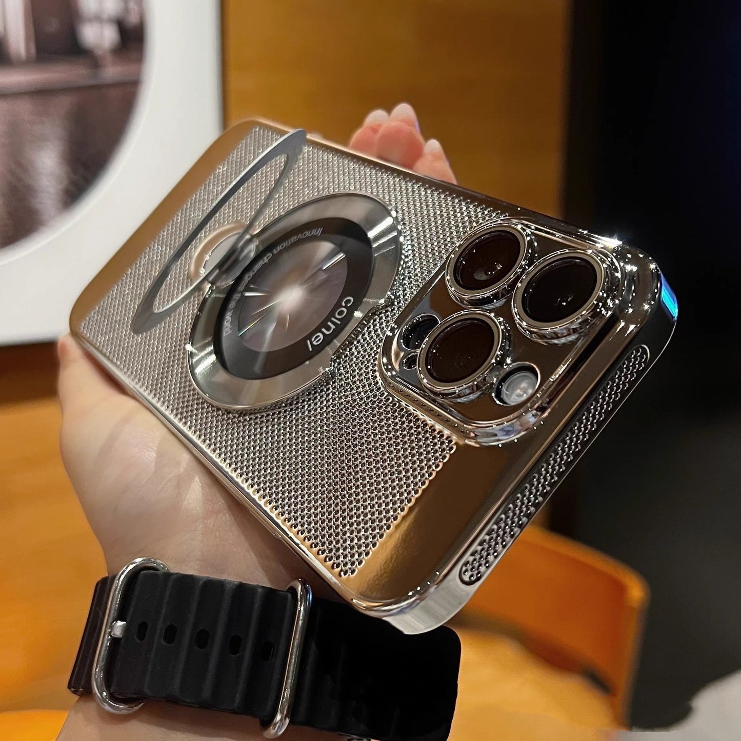 Frendorf | 360° Rotierendes Ständer-Handyhülle mit fortschrittlicher Wärmeableitung und Unterstützung für magnetisches Laden