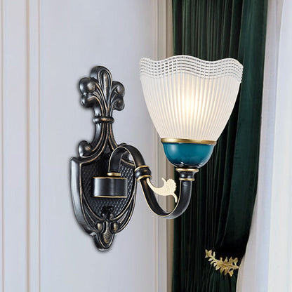 Frendorf | 1/2-Head Scalloped Pleated Wandleuchte Traditionelle Schwarze Rippenglas Wandleuchte mit Kurvigen Arm