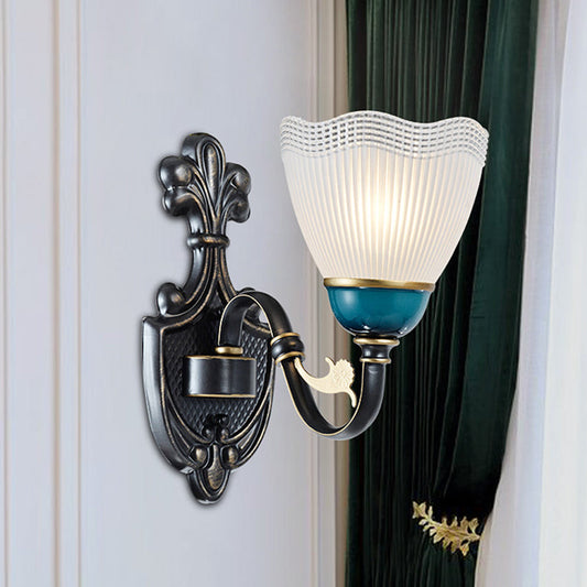 Frendorf | 1/2-Head Scalloped Pleated Wandleuchte Traditionelle Schwarze Rippenglas Wandleuchte mit Kurvigen Arm