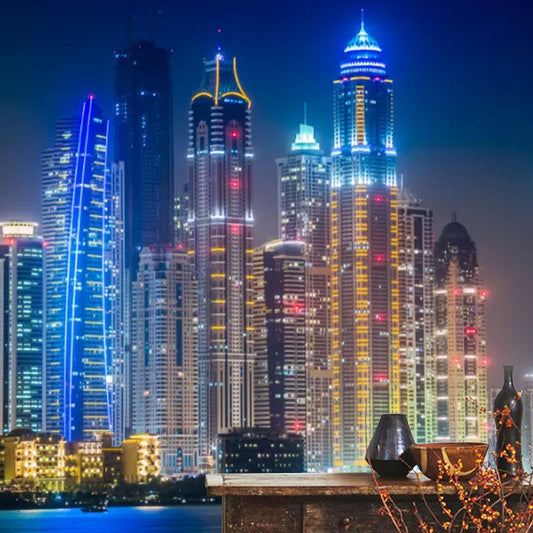 Frendorf | Big Night City Mural Wallpaper in Blau und Gelb Vliesstoff Wandverkleidung, maßgeschneidert