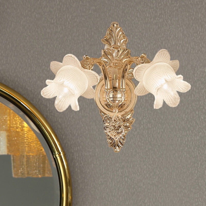 Frendorf | Frosted White Glass Bluebells Wandlamp Traditionele 1/2-Kop Familie Kamer Wand Sconces in Goud
