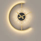 Frendorf | LumeClock LED Wandleuchte | Kreatives Uhrendesign | Goldrahmen | Stimmungsvolle Beleuchtung für Wohnzimmer