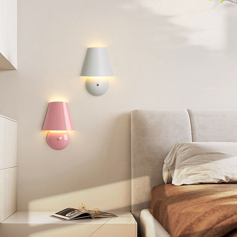 Frendorf | TrapeLux LED Wandleuchte | Modernes Trapez-Design | Eisen & Acryl | Warmweißes Licht