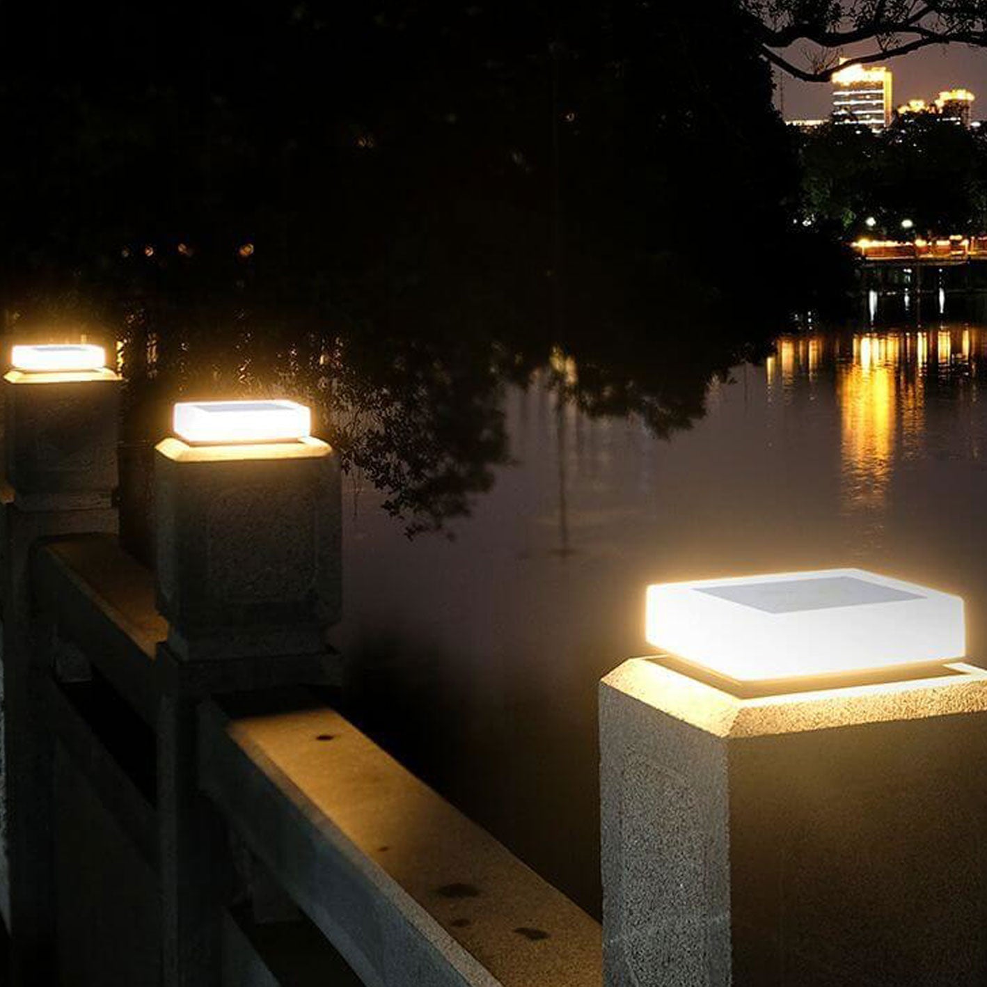 Frendorf | SolarAura RGB Solarleuchte für Außenbereiche | Moderne Gartenbeleuchtung | RGB & Warmweiß | Umweltschonend