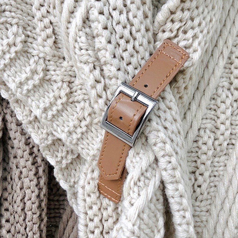 Frendorf | Dreieckiger Strickschal mit Leder-Schlaufe