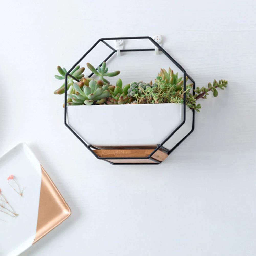 Frendorf | GeoFrame Keramik Wandpflanztopf mit Metallrahmen | Octagon Design