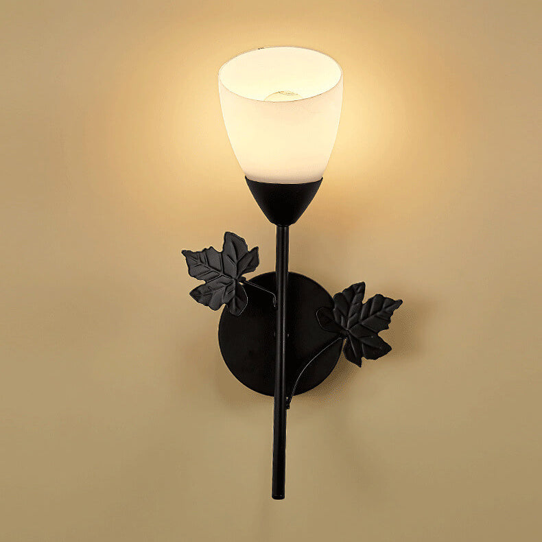 Zeitgenössische skandinavische Blumen Eisen Glas 1/2 Licht Wandlampe für Wohnzimmer