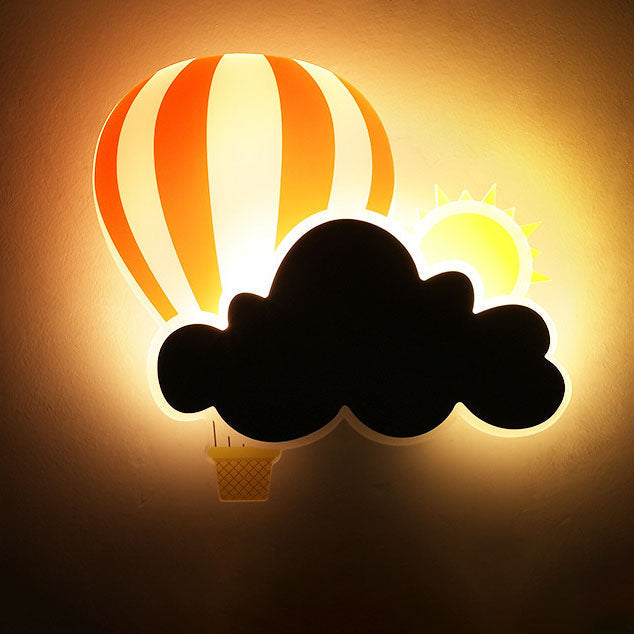 Frendorf | SkyDream LED Wandleuchte | Kreatives Heißluftballon- & Wolkendesign | Für Kinderzimmer | Warmweißes & Weißes Licht