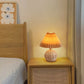 Frendorf | RattaLume Nordic LED Tischlampe | Geflochtenes Rattan & Faltstoffschirm | Stimmungslicht | Deko fürs Schlafzimmer