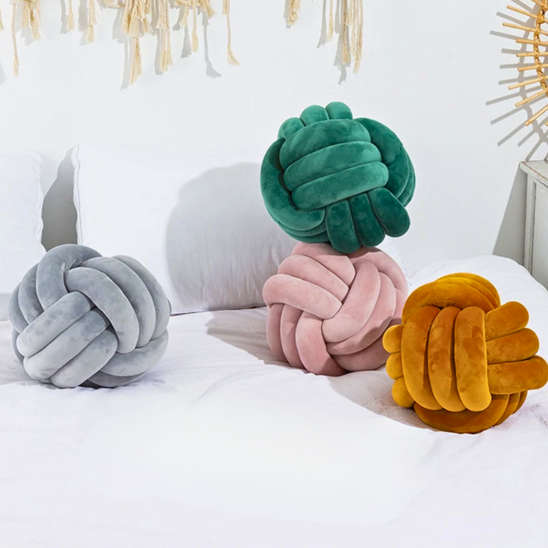 Frendorf | VelvetNest Skandinavisches Knotenkissen aus Samt | Stilvolle Deko | Weich & Komfortabel | Perfekte Wohnaccessoire