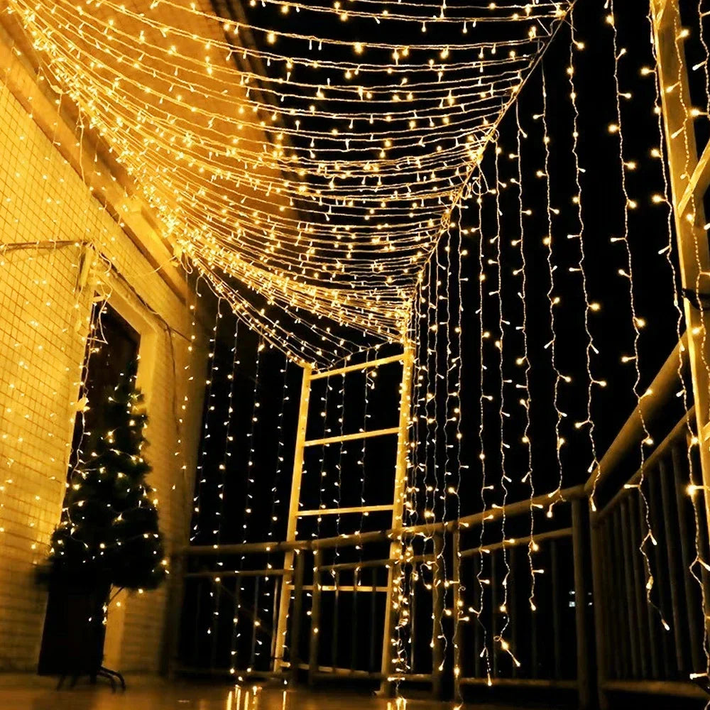 CelestiCurtain - Stilvolle Außenlichterkette für Garten und Terrasse