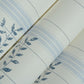 Frendorf | 33' x 20,5" Moderne Wallpaper Rolle für Kinderzimmer mit Totem- und vertikalem Streifenmuster in sanften Farben