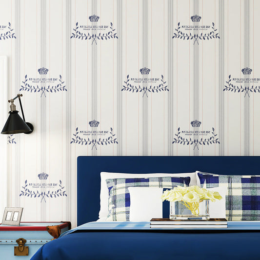 Frendorf | 33' x 20,5" Moderne Wallpaper Rolle für Kinderzimmer mit Totem- und vertikalem Streifenmuster in sanften Farben