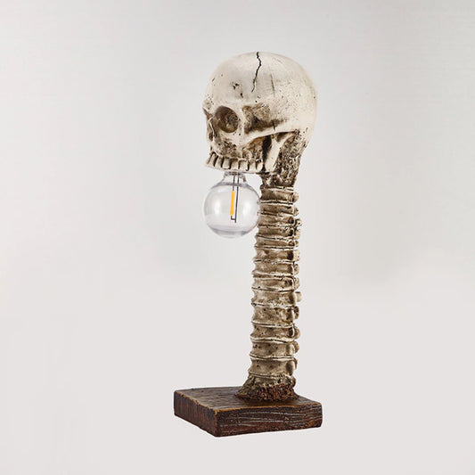 Horror-Skelett mit Wirbelsäulenlampe