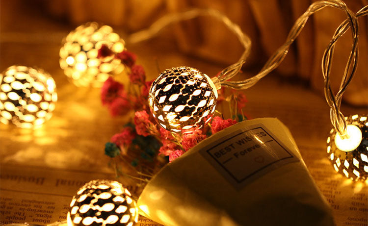 Solar-Lichterkette Marokkanische Kugel Bunte LED Weihnachtslichter Eisenkugeln Dekoration Außen Lichterkette