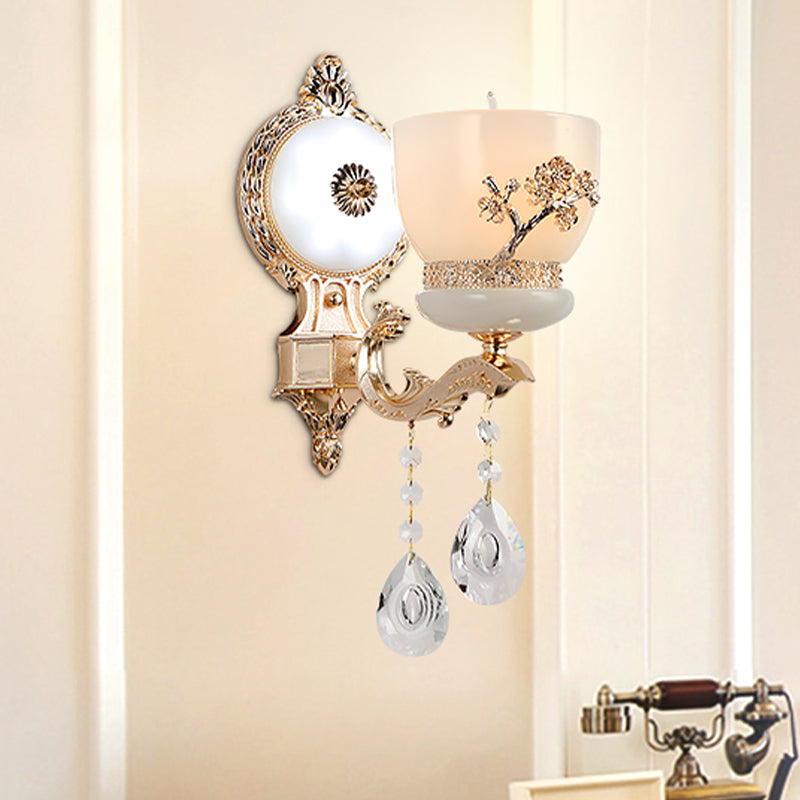Frendorf | 1/2-Bol Bloem-Relief Kom Wandlamp Rustiek Goud Frosted Glas Wandlamp met Kristal Drop