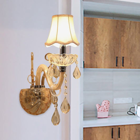 Frendorf | Bernstein Glas Kerzenwandleuchte Traditionelle 1/2-Glühbirne Schlafzimmer Wandleuchte mit gewellter Stoffschirm