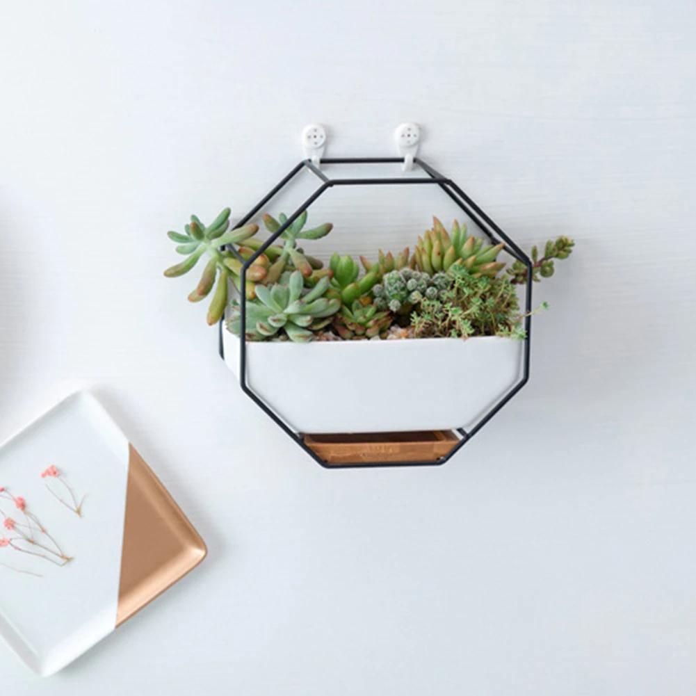 Frendorf | GeoFrame Keramik Wandpflanztopf mit Metallrahmen | Octagon Design