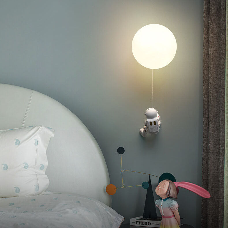 Frendorf | AstroLuxe Kreatives Astronaut Wandlampe | Eisen- und Harzdesign | Einzigartige Beleuchtung für Schlafzimmer | Stimmungslicht