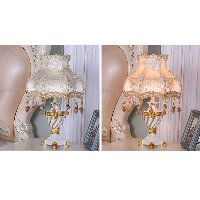 Frendorf | LaceLux Europäische Tischlampe | Stoff & Spitze | Elegante Harzfuß-Leuchte | Dekoration & Beleuchtung