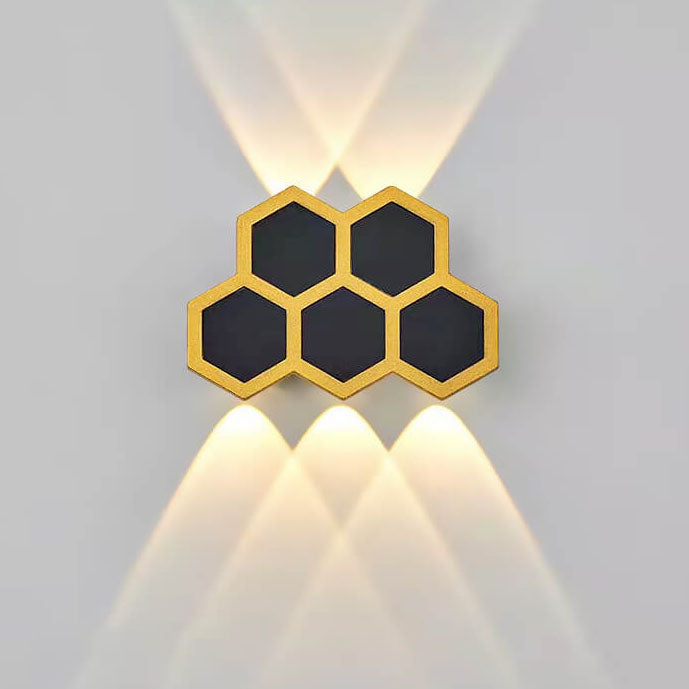 Frendorf | LumoHex Prime | Modernes Outdoor LED Wandlicht | Hexagon Schwarz-Gold Kombination